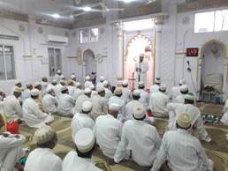 Shahrullaah 1439: Taiyebi Masjid - Mumineen in Maghrib Namaaz